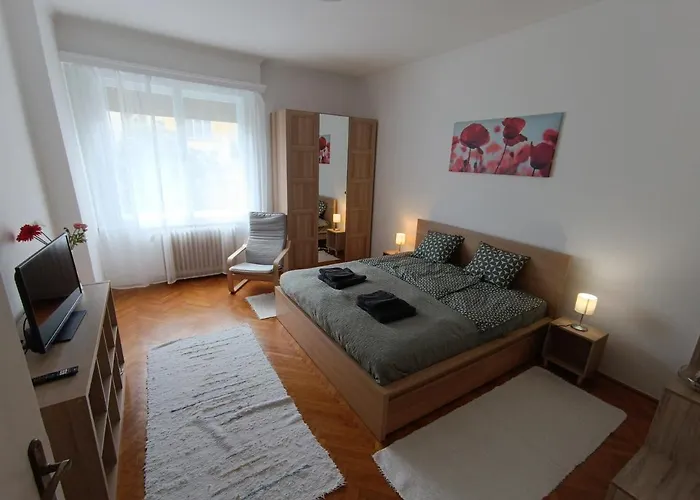 Baratsagos, Csendes, Napfenyes Lakas.