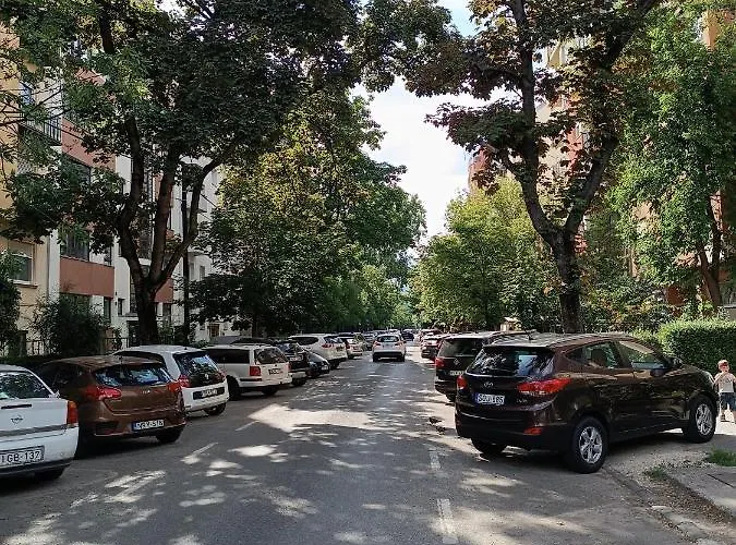 Baratsagos, Csendes, Napfenyes Lakas. Апартаменты Будапешт