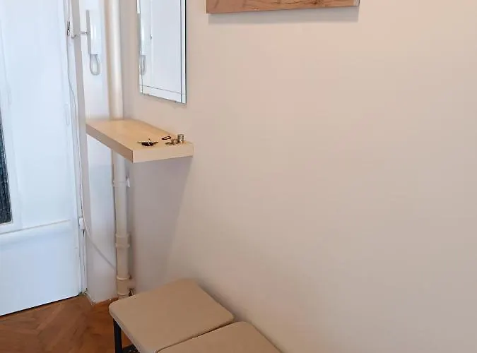 Barátságos, Csendes, Napfényes Lakás. Budapest